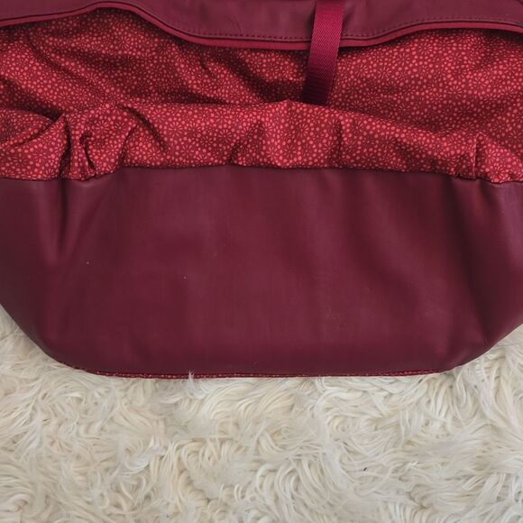 Lululemon Daily Essentials Everything Bag - Picture 4 of 17